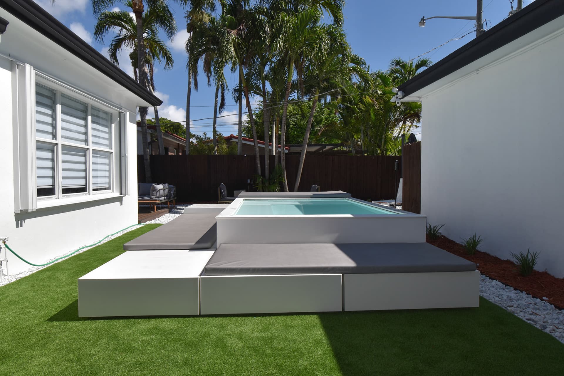 Hollywood Estate - Photo 2