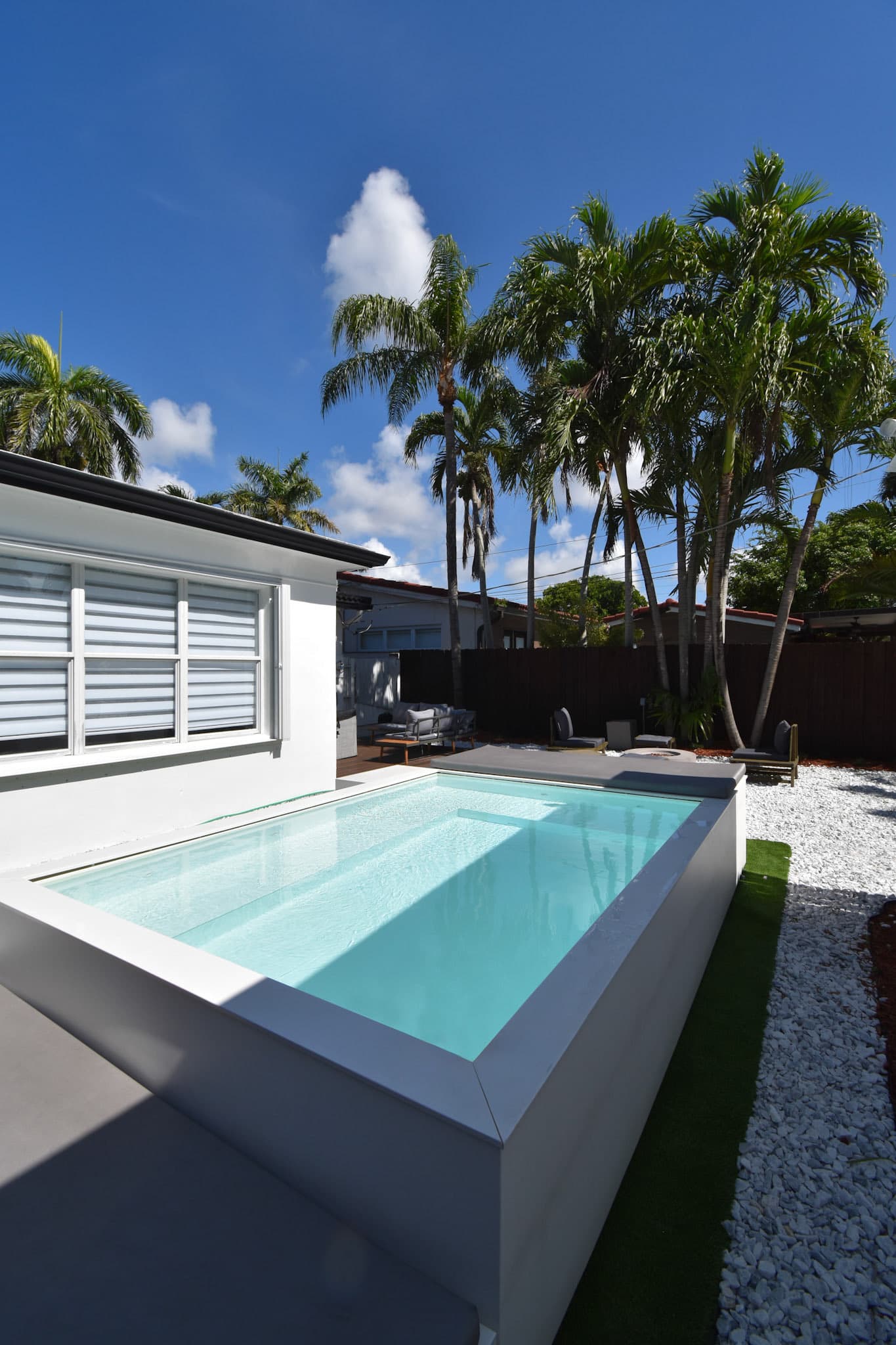 Hollywood Estate - Photo 12