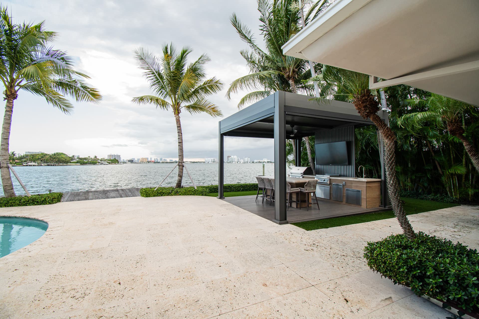 Miami Beach Waterfront - Photo 1
