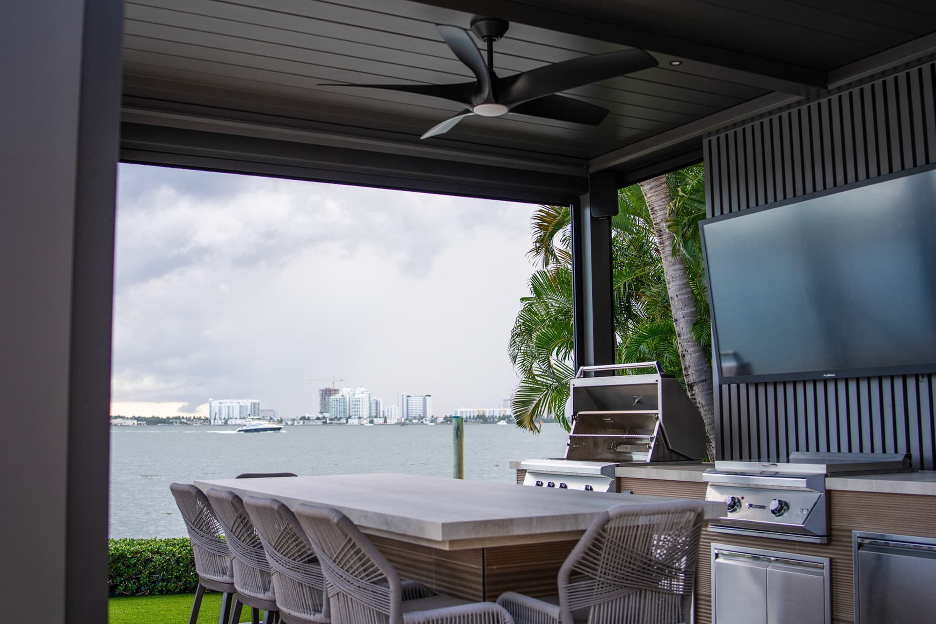 Miami Beach Waterfront - Photo 9