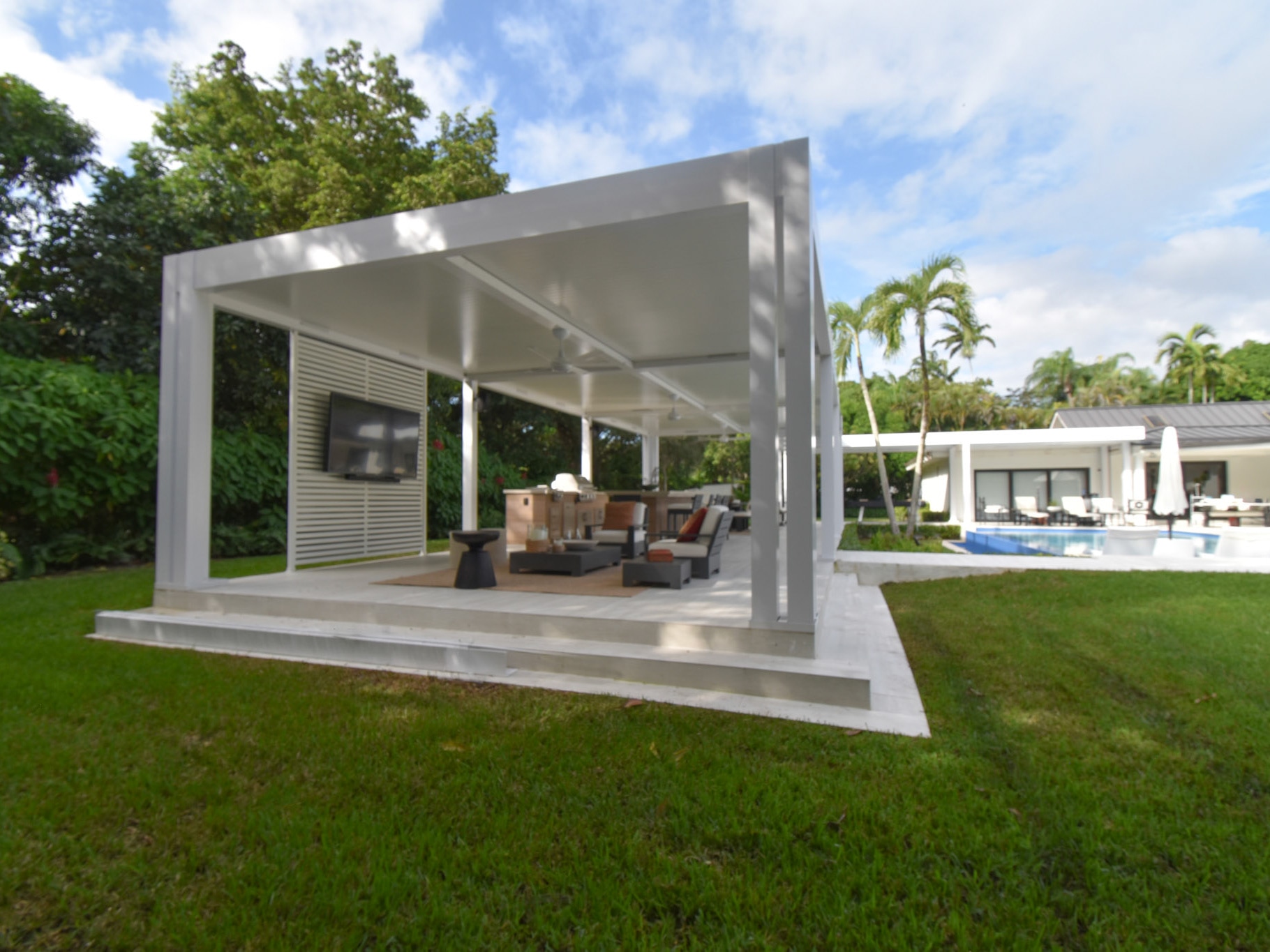 Pinecrest Villa