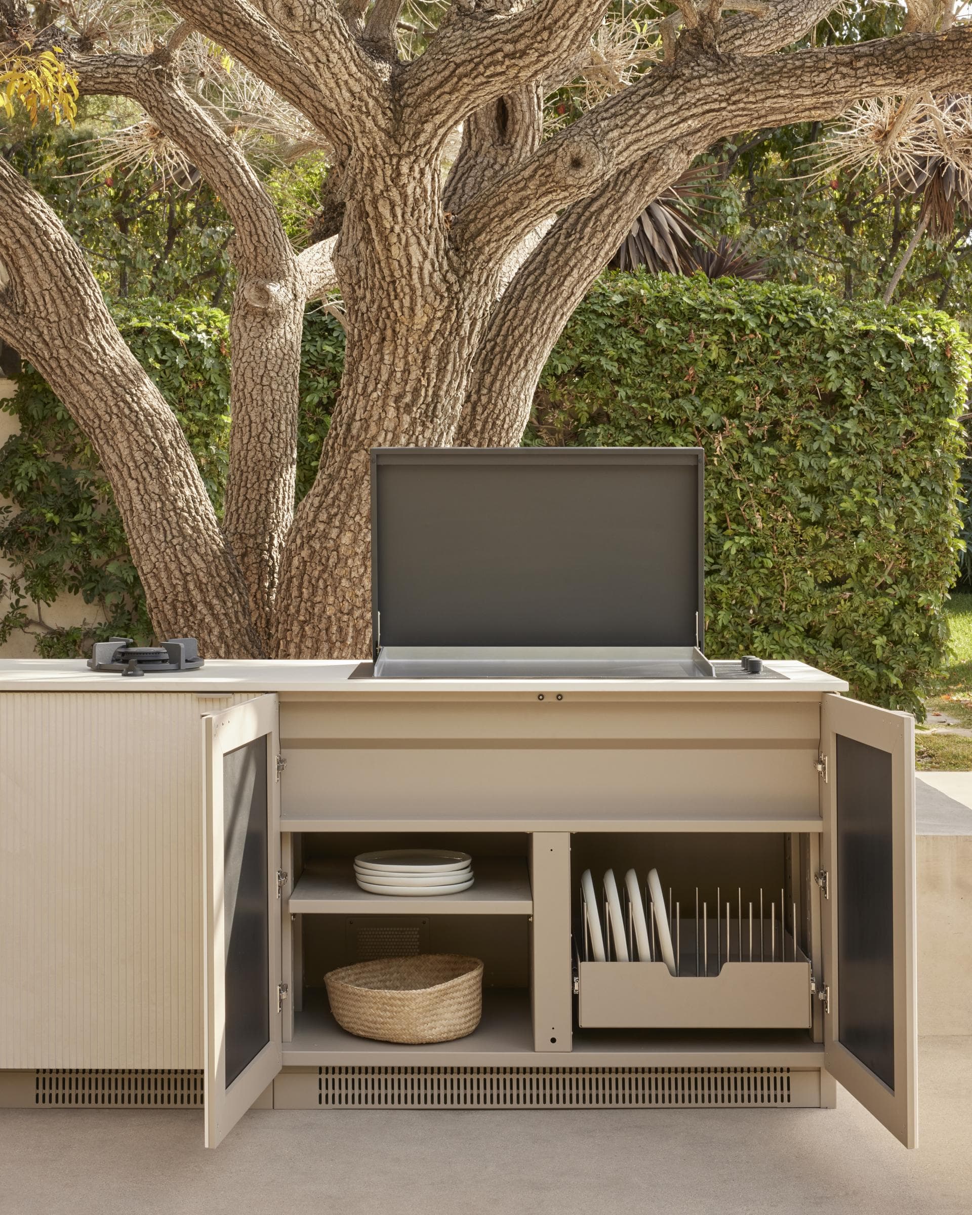 Urban Bonfire × Dekton — Beverly Hills installation