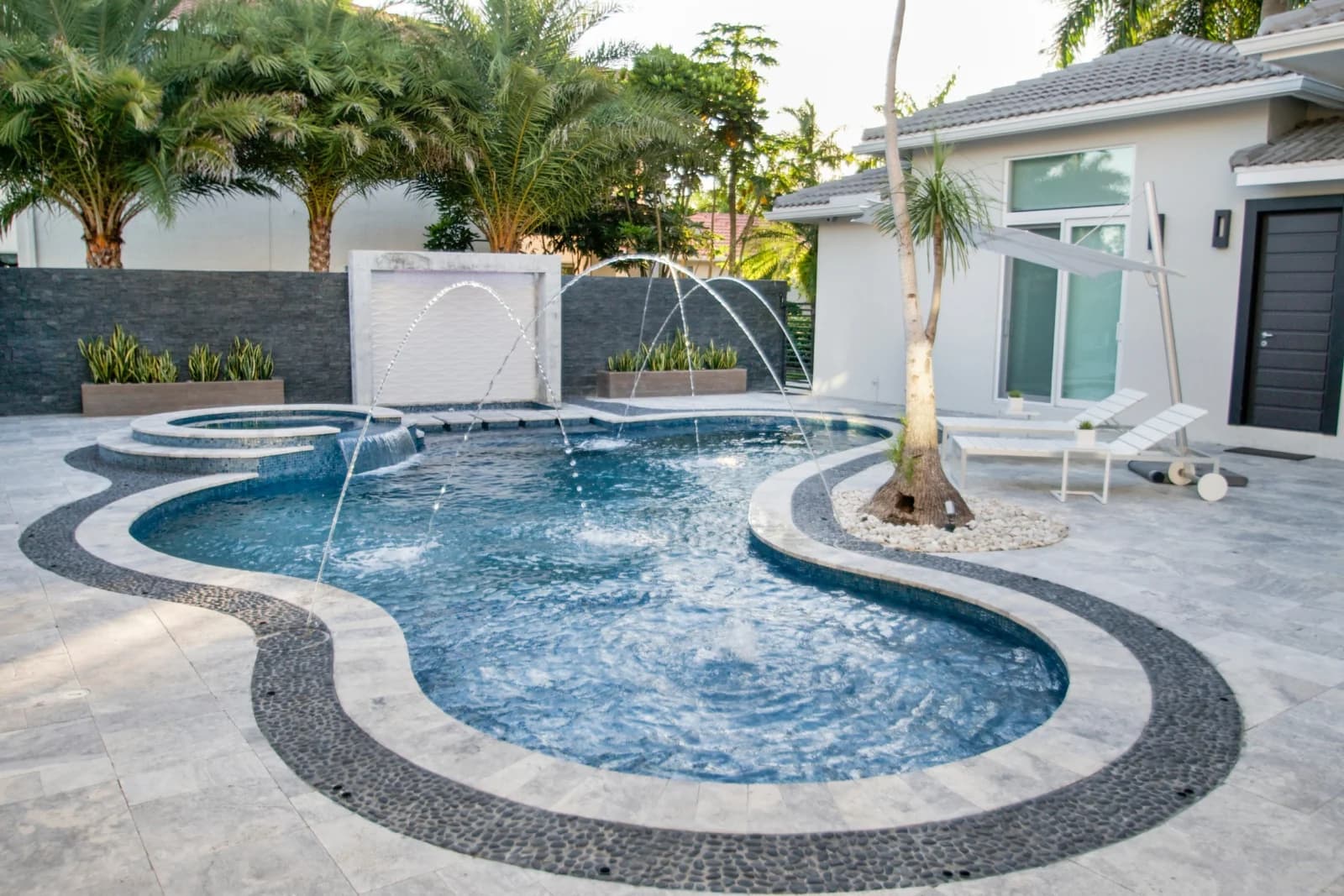 Pool renovation by Luxapatio