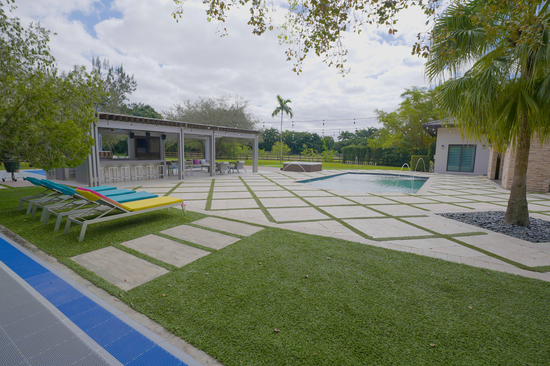 South Florida Estate - Photo 9