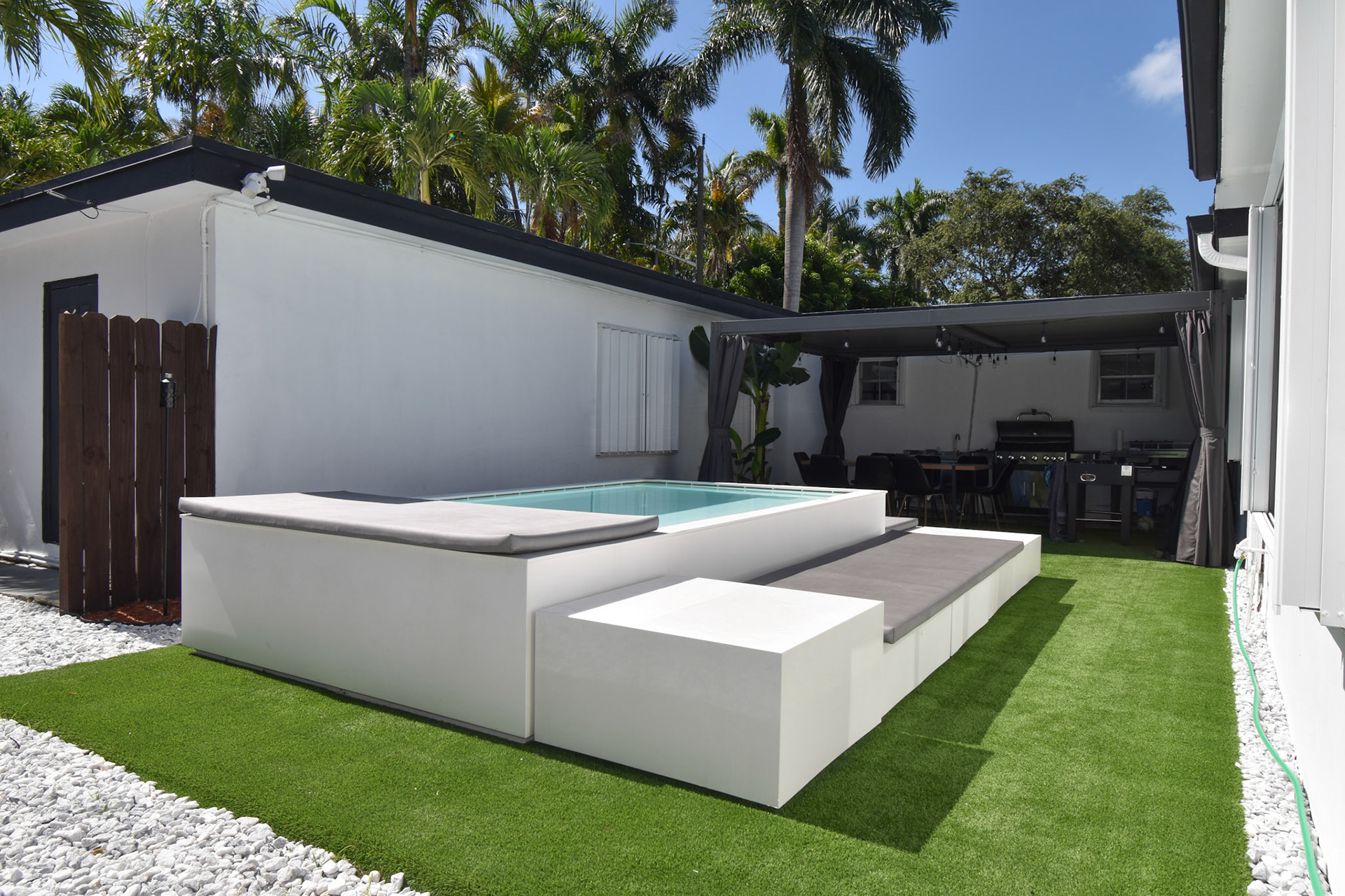 Hollywood Estate - Photo 5