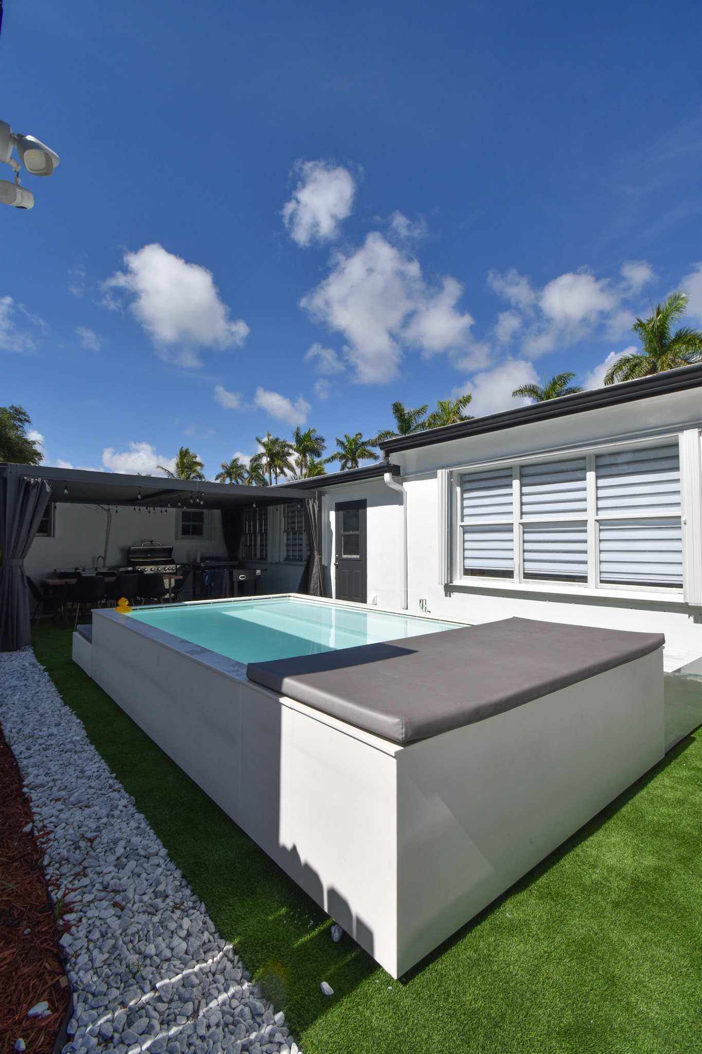 Hollywood Estate - Photo 10